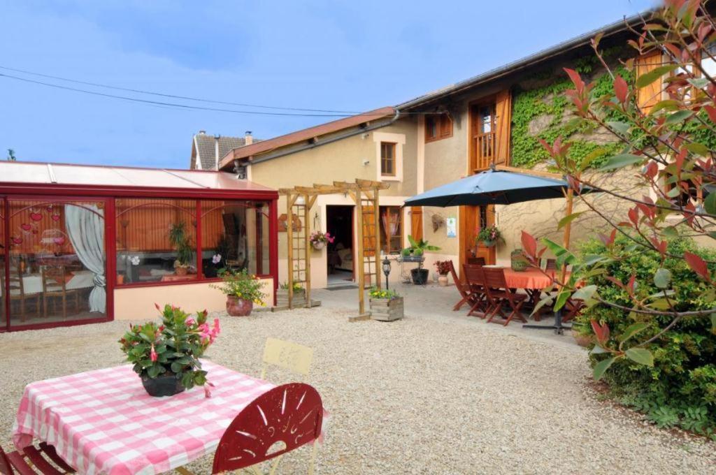 مبيت وإفطار Saint-Germain-la-Ville Les Perrieres المظهر الخارجي الصورة